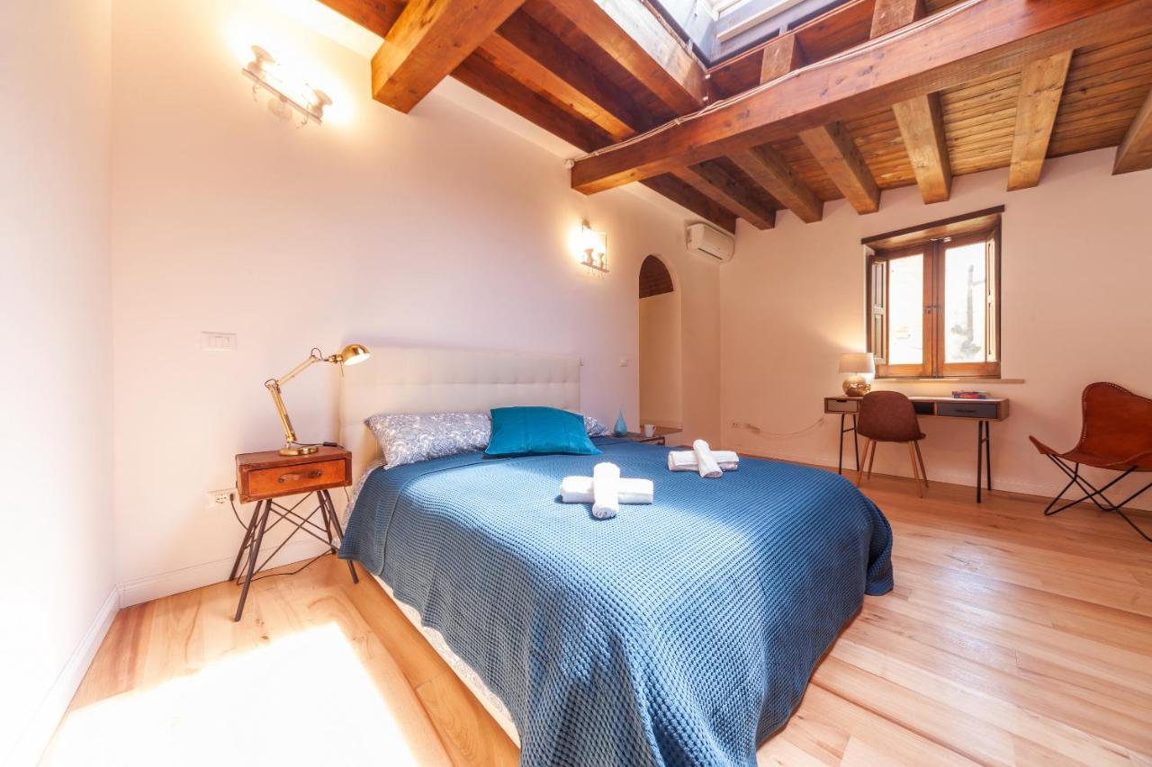 Vakalu-Piazza Duomo Charming Apartment 시라쿠사 외부 사진